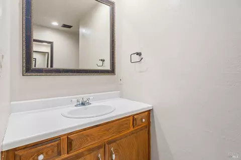 Bath - 888 Watson Rd, Ukiah, CA 95482 photo 1 of 5