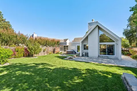 Exterior - 823 Crocus Dr, Sonoma, CA 95476 photo 7 of 13