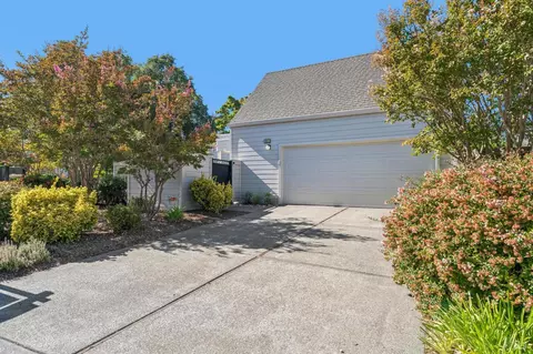 Exterior - 823 Crocus Dr, Sonoma, CA 95476 photo 2 of 13