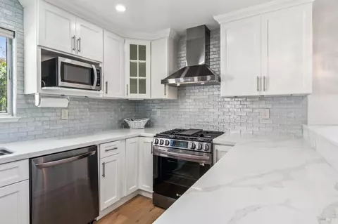 Kitchen - 823 Crocus Dr, Sonoma, CA 95476 photo 2 of 5