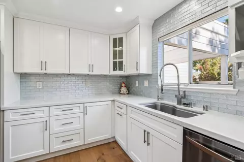 Kitchen - 823 Crocus Dr, Sonoma, CA 95476 photo 4 of 5