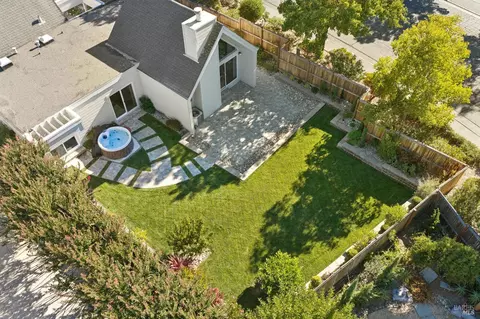 Exterior - 823 Crocus Dr, Sonoma, CA 95476 photo 1 of 13