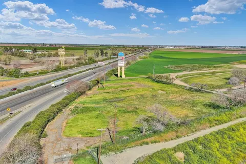 8362 Auction Ln, Dixon, CA 95620 photo 2