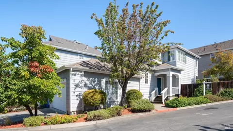 1014 Addison Cir, Petaluma, CA 94952