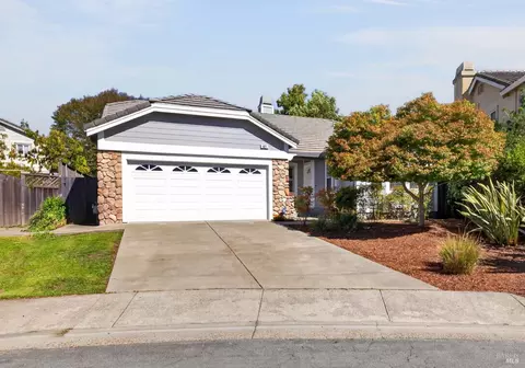 821 Wildflower Ct, Petaluma, CA 94954