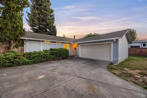 7343 Corsica Ct, Rohnert Park, CA 94928