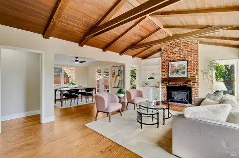Living - 3384 Deer Hill Rd, Lafayette, CA 94549 photo 2 of 4