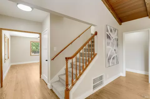Entry Way - 3384 Deer Hill Rd, Lafayette, CA 94549 photo 2 of 5
