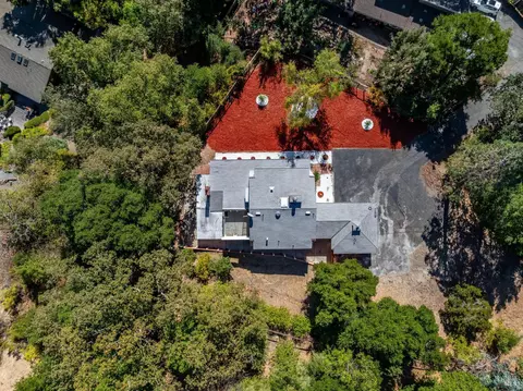 View/Area - 3384 Deer Hill Rd, Lafayette, CA 94549 photo 4 of 9