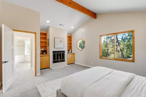 Bedroom - 3384 Deer Hill Rd, Lafayette, CA 94549 photo 6 of 8