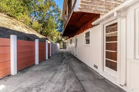 Exterior - 3384 Deer Hill Rd, Lafayette, CA 94549 photo 5 of 23