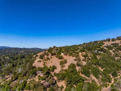 View/Area - 3384 Deer Hill Rd, Lafayette, CA 94549 photo 7 of 9