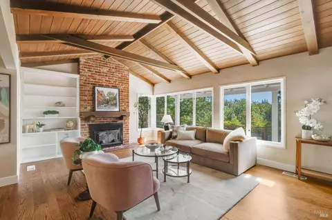 Living - 3384 Deer Hill Rd, Lafayette, CA 94549 photo 3 of 4
