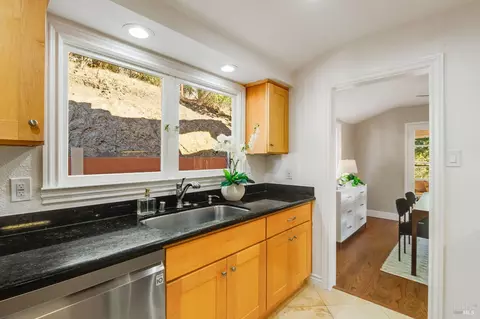 Kitchen - 3384 Deer Hill Rd, Lafayette, CA 94549 photo 4 of 5