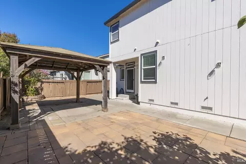 Exterior - 8119 Luisa Way, Windsor, CA 95492 photo 4 of 5