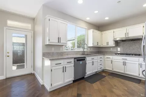Kitchen - 8119 Luisa Way, Windsor, CA 95492 photo 2 of 3