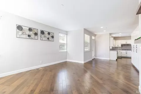 Living - 8119 Luisa Way, Windsor, CA 95492 photo 4 of 5