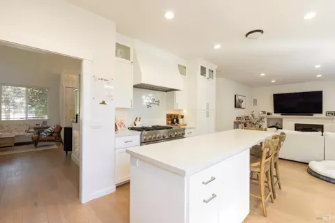 Kitchen - 9119 Saint James Pl, Windsor, CA 95492 photo 4 of 5