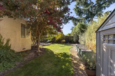 Exterior - 9119 Saint James Pl, Windsor, CA 95492 photo 12 of 14