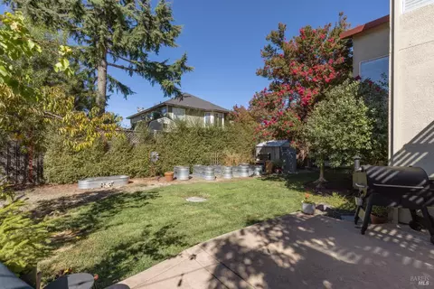 Exterior - 9119 Saint James Pl, Windsor, CA 95492 photo 10 of 14