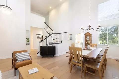Dining - 9119 Saint James Pl, Windsor, CA 95492 photo 3 of 4