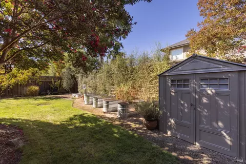 Exterior - 9119 Saint James Pl, Windsor, CA 95492 photo 13 of 14