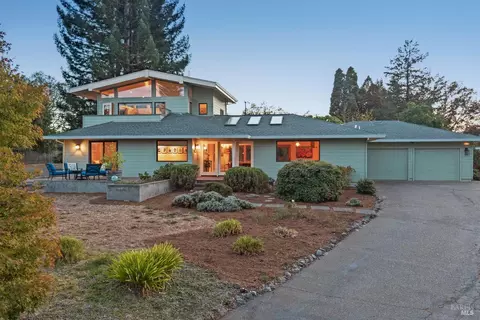 8622 Green Valley Rd, Sebastopol, CA 95472