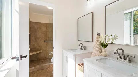 Bath - 9514 Lazy Creek Dr, Windsor, CA 95492 photo 1 of 2