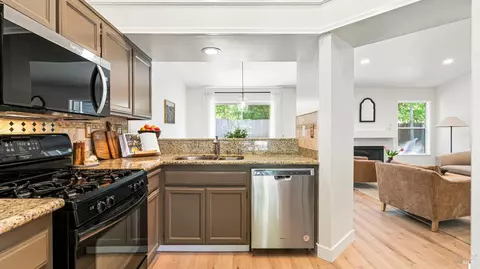 Kitchen - 9514 Lazy Creek Dr, Windsor, CA 95492 photo 3 of 3