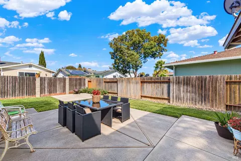 Exterior - 2798 Toland Dr, Fairfield, CA 94534 photo 6 of 13