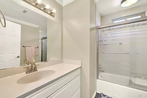 Bath - 2798 Toland Dr, Fairfield, CA 94534 photo 5 of 6