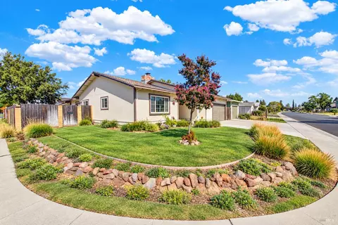 Exterior - 2798 Toland Dr, Fairfield, CA 94534 photo 2 of 13