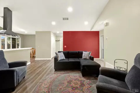 Living - 2798 Toland Dr, Fairfield, CA 94534 photo 5 of 5