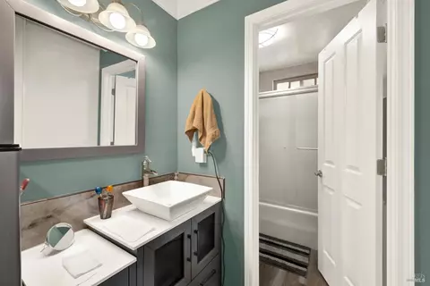 Bath - 2798 Toland Dr, Fairfield, CA 94534 photo 2 of 6