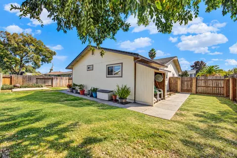 Exterior - 2798 Toland Dr, Fairfield, CA 94534 photo 8 of 13