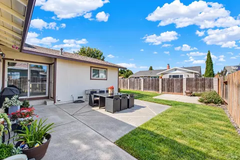 Exterior - 2798 Toland Dr, Fairfield, CA 94534 photo 4 of 13