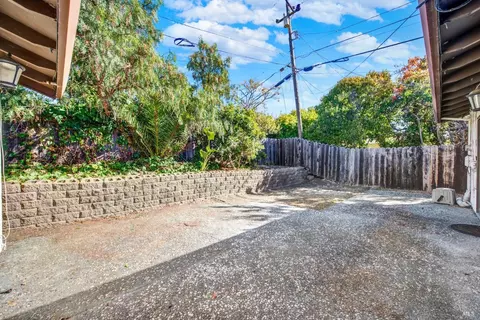 Exterior - 114 Shelley Dr, Vallejo, CA 94591 photo 8 of 14