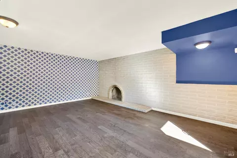 Living - 114 Shelley Dr, Vallejo, CA 94591 photo 3 of 3