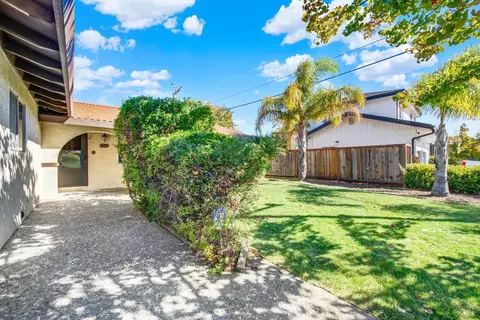 Exterior - 114 Shelley Dr, Vallejo, CA 94591 photo 4 of 14