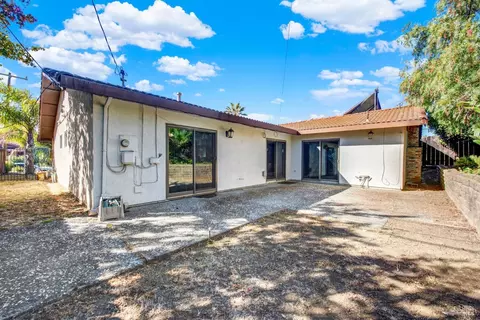 Exterior - 114 Shelley Dr, Vallejo, CA 94591 photo 7 of 14