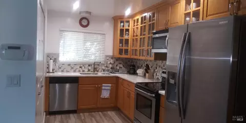 Kitchen - 201 Lands End Ct, Vallejo, CA 94591 photo 2 of 2