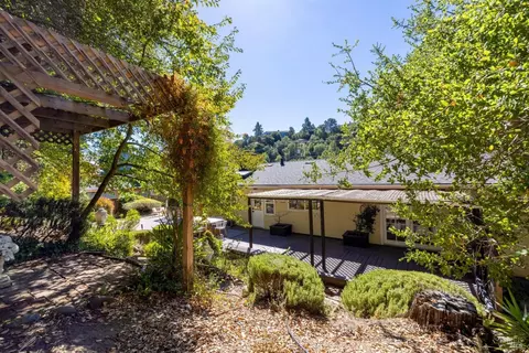 Exterior - 323 Rheem Blvd, Moraga, CA 94556 photo 23 of 34