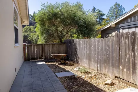 Exterior - 323 Rheem Blvd, Moraga, CA 94556 photo 24 of 34