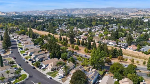 View/Area - 526 Regency Cir, Vacaville, CA 95687 photo 10 of 12