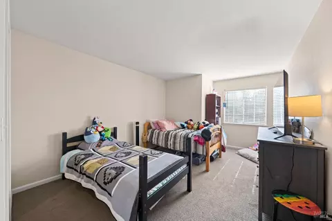 Bedroom - 526 Regency Cir, Vacaville, CA 95687 photo 1 of 9