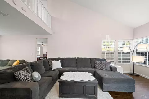Living - 526 Regency Cir, Vacaville, CA 95687 photo 1 of 3