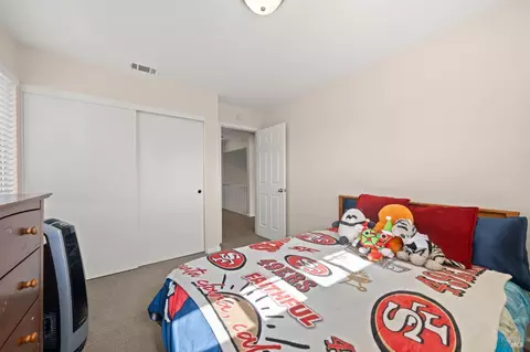 Bedroom - 526 Regency Cir, Vacaville, CA 95687 photo 8 of 9