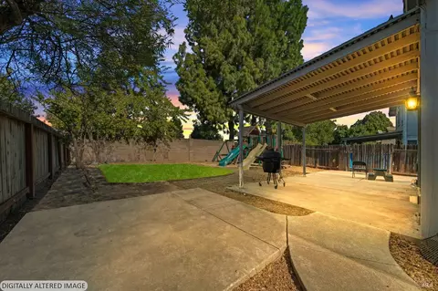Exterior - 526 Regency Cir, Vacaville, CA 95687 photo 15 of 16