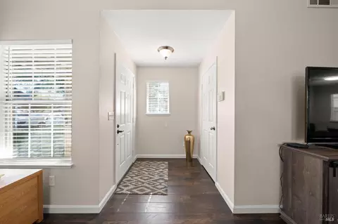 Entry Way - 526 Regency Cir, Vacaville, CA 95687 photo 4 of 4
