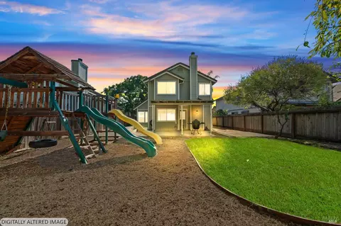 Exterior - 526 Regency Cir, Vacaville, CA 95687 photo 13 of 16